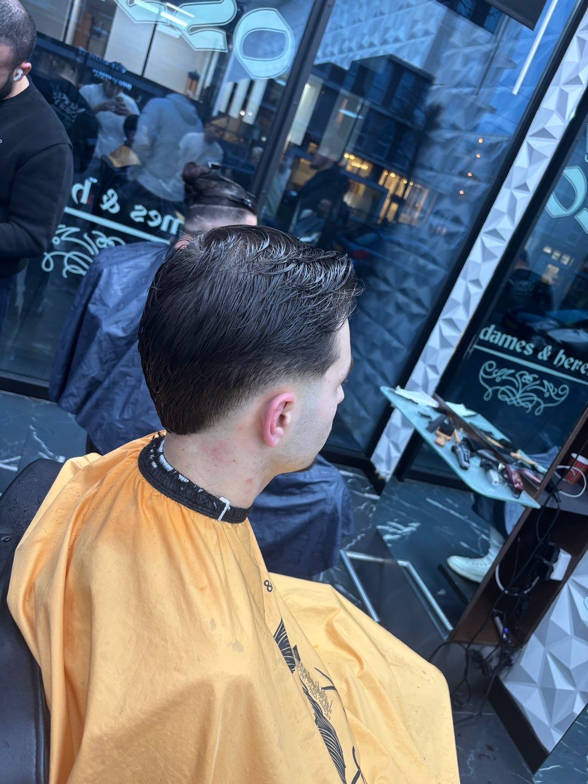 Burst Fade haarsnit - Strakke fade bij barbershop Amsterdam Osdorp